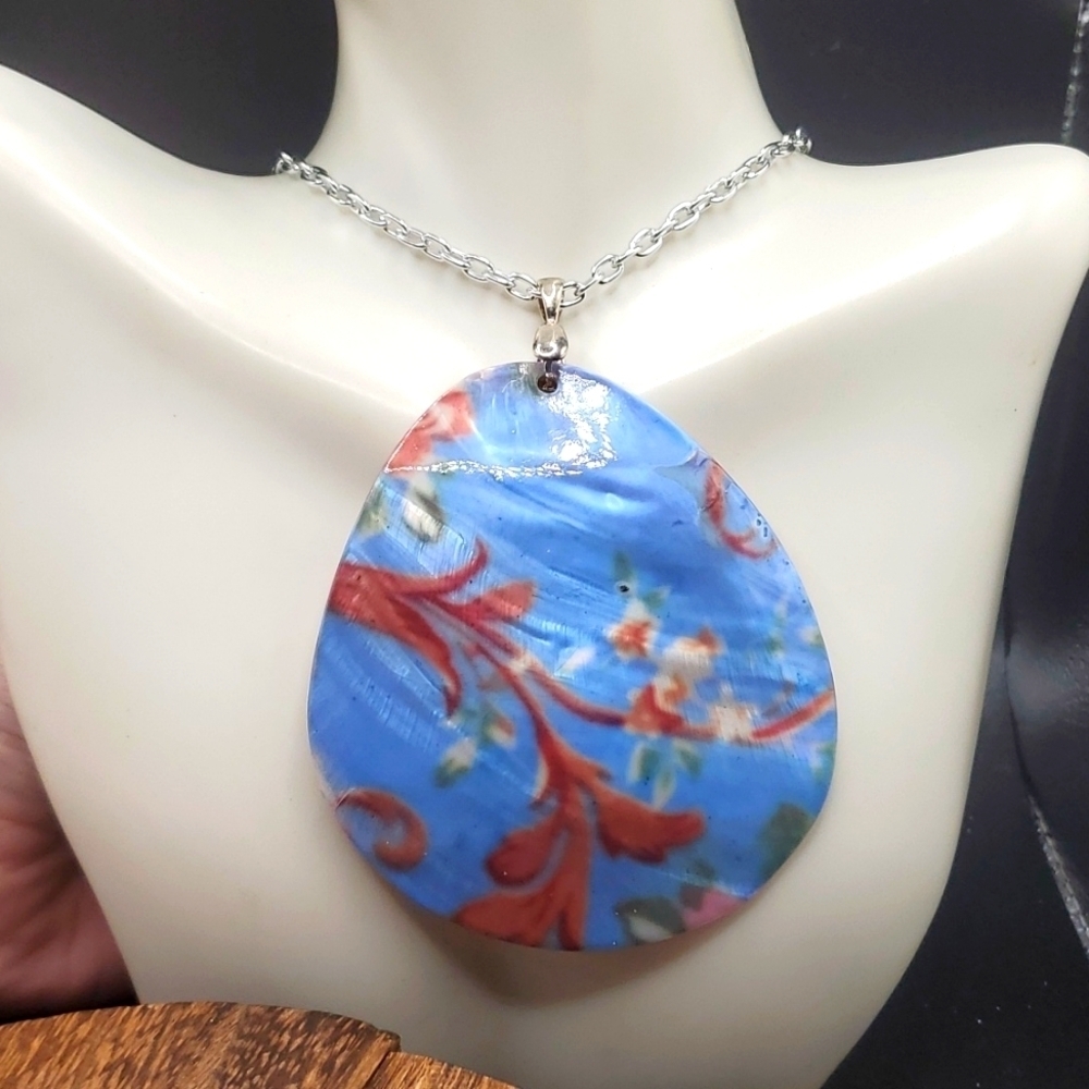 N3027 large mother of pearl floral Spanish drop‎ necklace